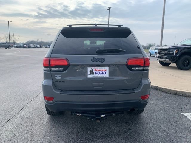 Used 2019 Jeep Grand Cherokee Laredo image 4