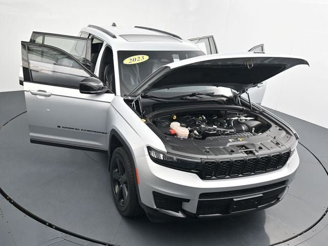 Used 2023 Jeep Grand Cherokee L Altitude AWD/4WD image 40