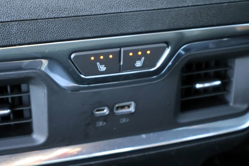 Used 2023 Chevrolet Silverado 1500 High Country w/ Technology Package image 32