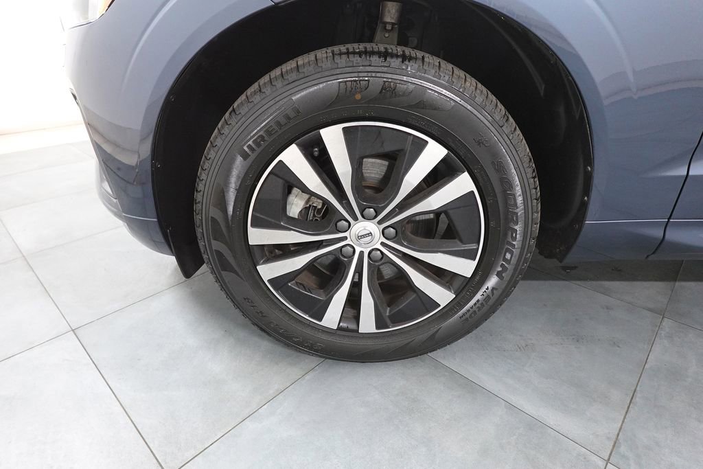 Used 2023 Volvo XC60 B5 Core image 29