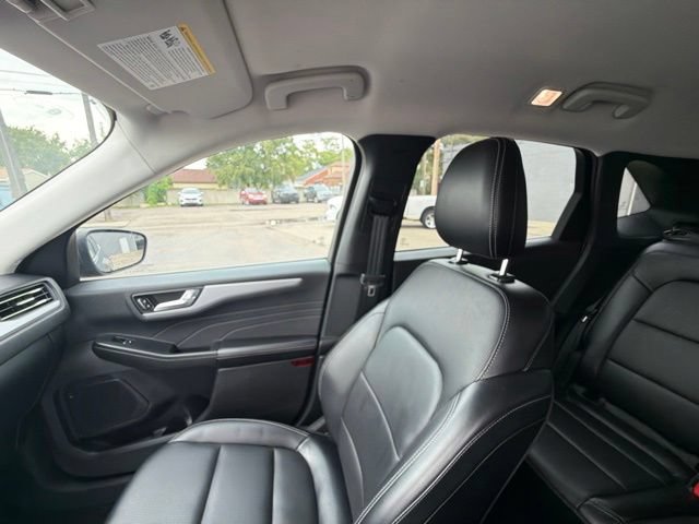 Certified 2025 Ford Escape Platinum AWD/4WD image 33