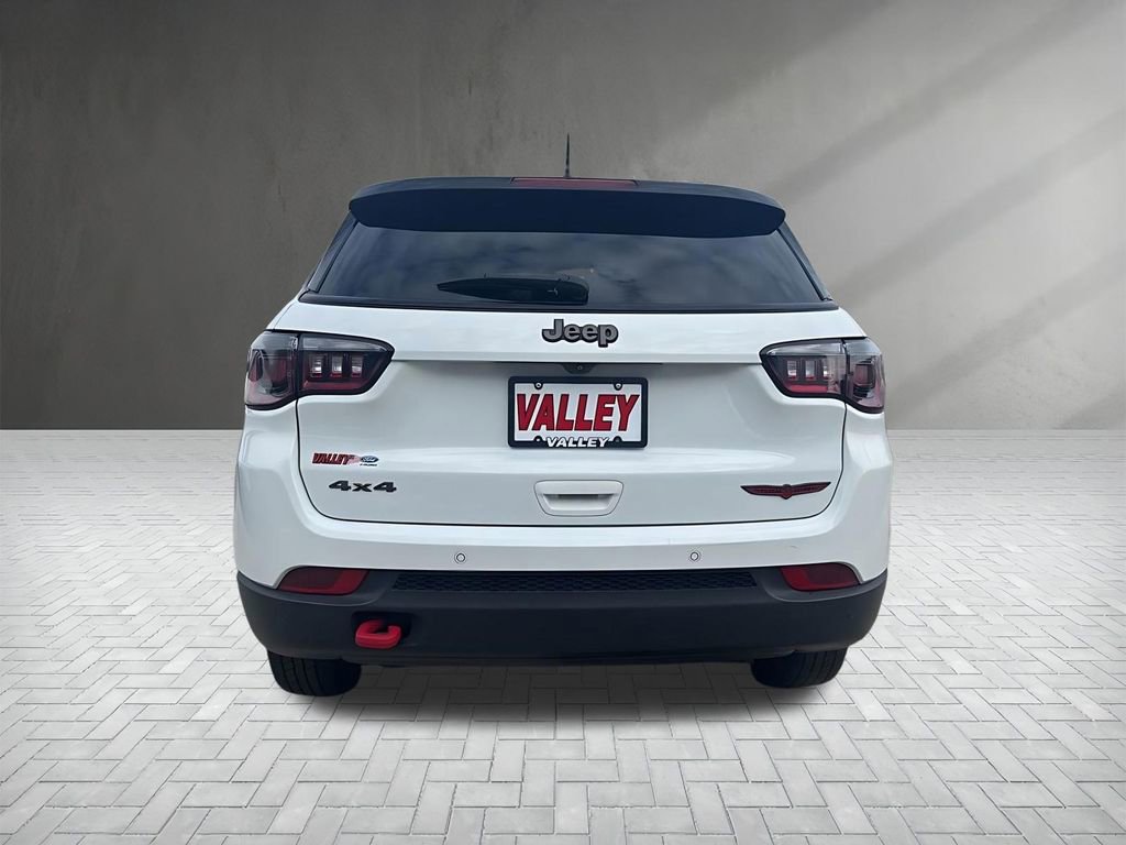 Used 2023 Jeep Compass Trailhawk w/ Trailhawk Convenience Group image 8