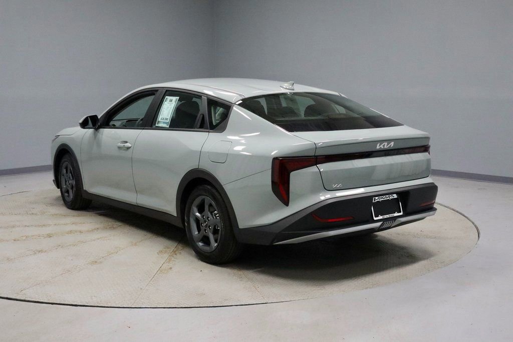 Used 2025 Kia K4 LXS image 3