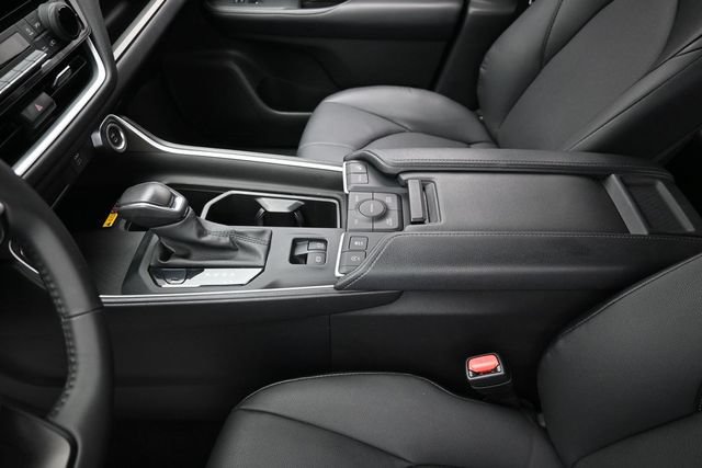 Used 2025 Toyota Grand Highlander AWD image 28