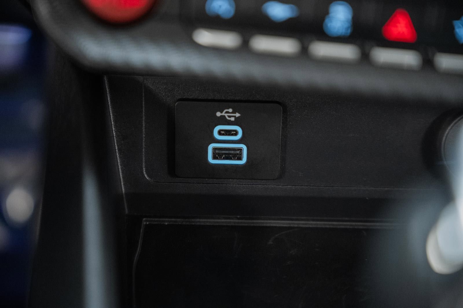 Certified 2025 Ford Mustang Premium w/ Wheel & Stripe Package image 28