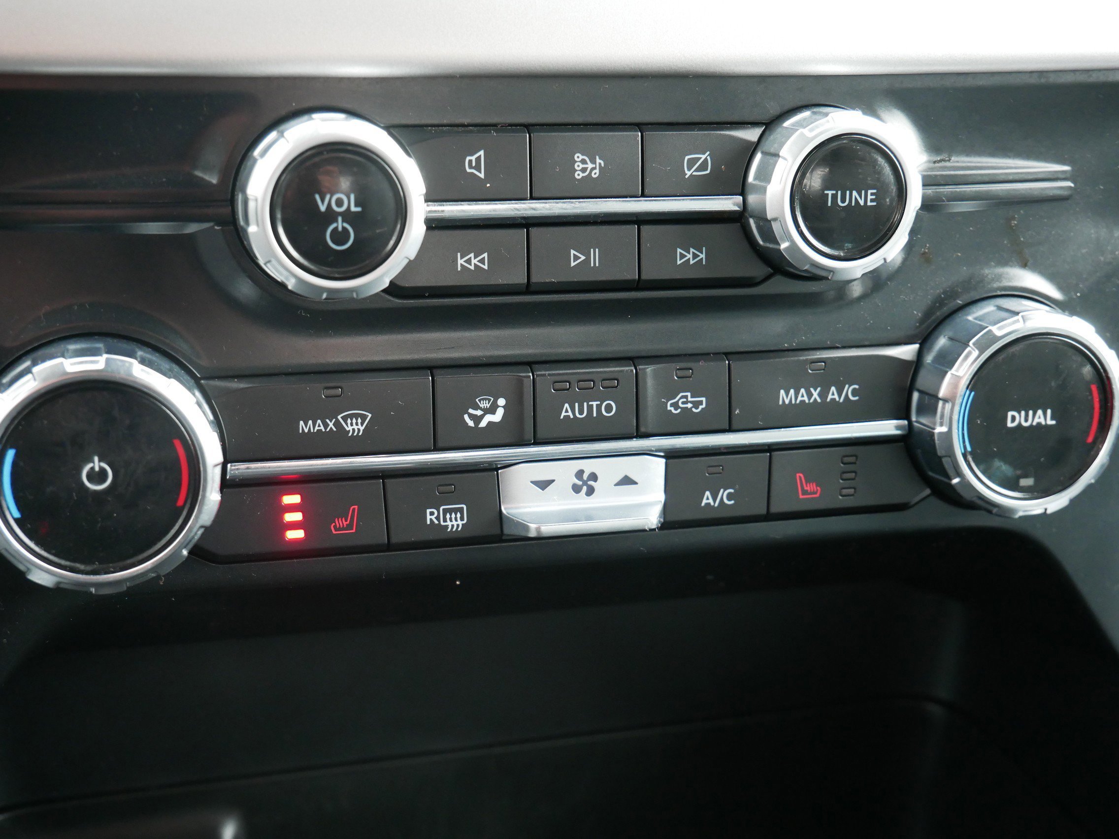 Certified 2022 Ford F150 XLT w/ Equipment Group 302A High image 25