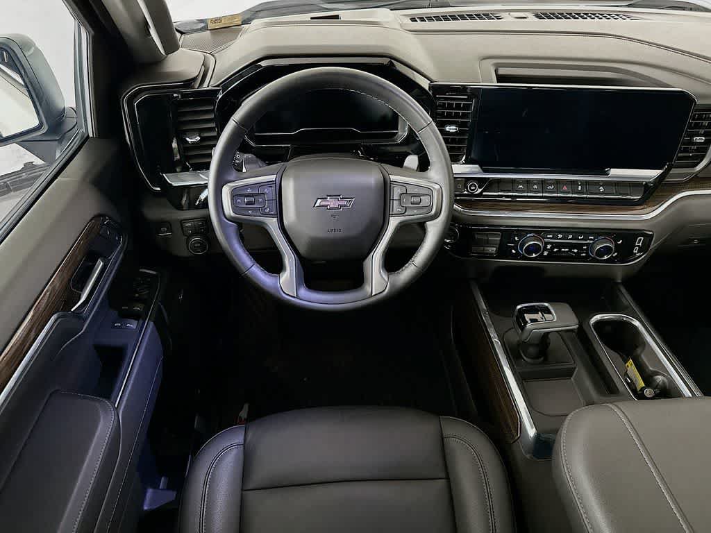 Used 2024 Chevrolet Silverado 1500 LT Trail Boss w/ Convenience Package II AWD/4WD image 10