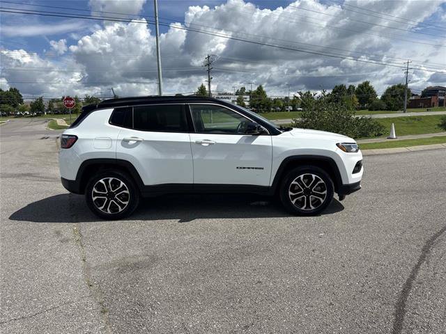 Used 2024 Jeep Compass Limited AWD/4WD image 4