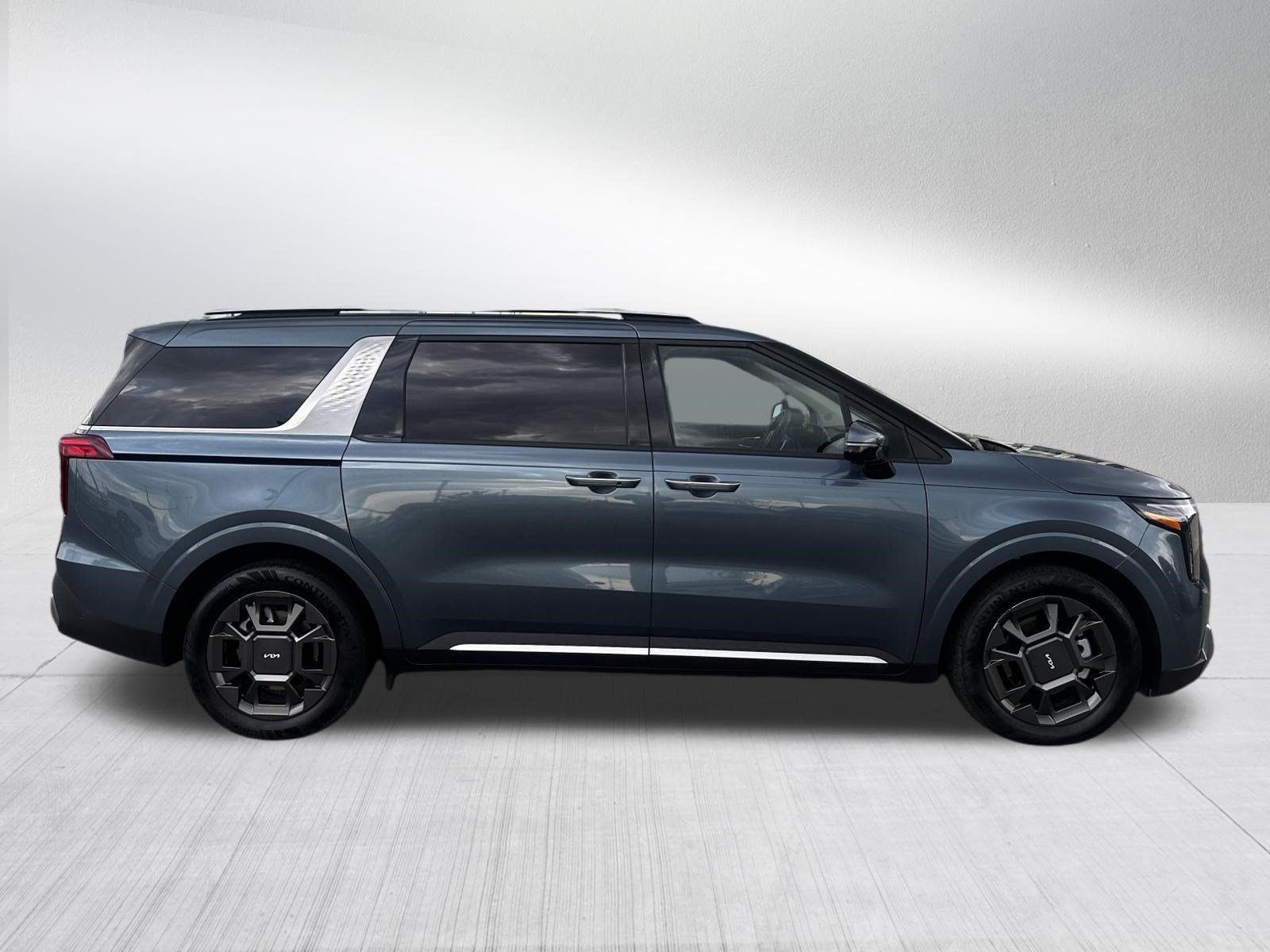 Used 2026 Kia Carnival SX FWD image 8