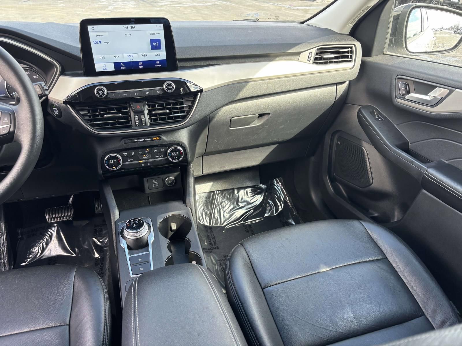 Certified 2021 Ford Escape SE w/ SE Sport Appearance Package image 33