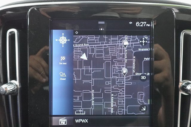 Used 2022 Volvo XC40 T5 Momentum image 23