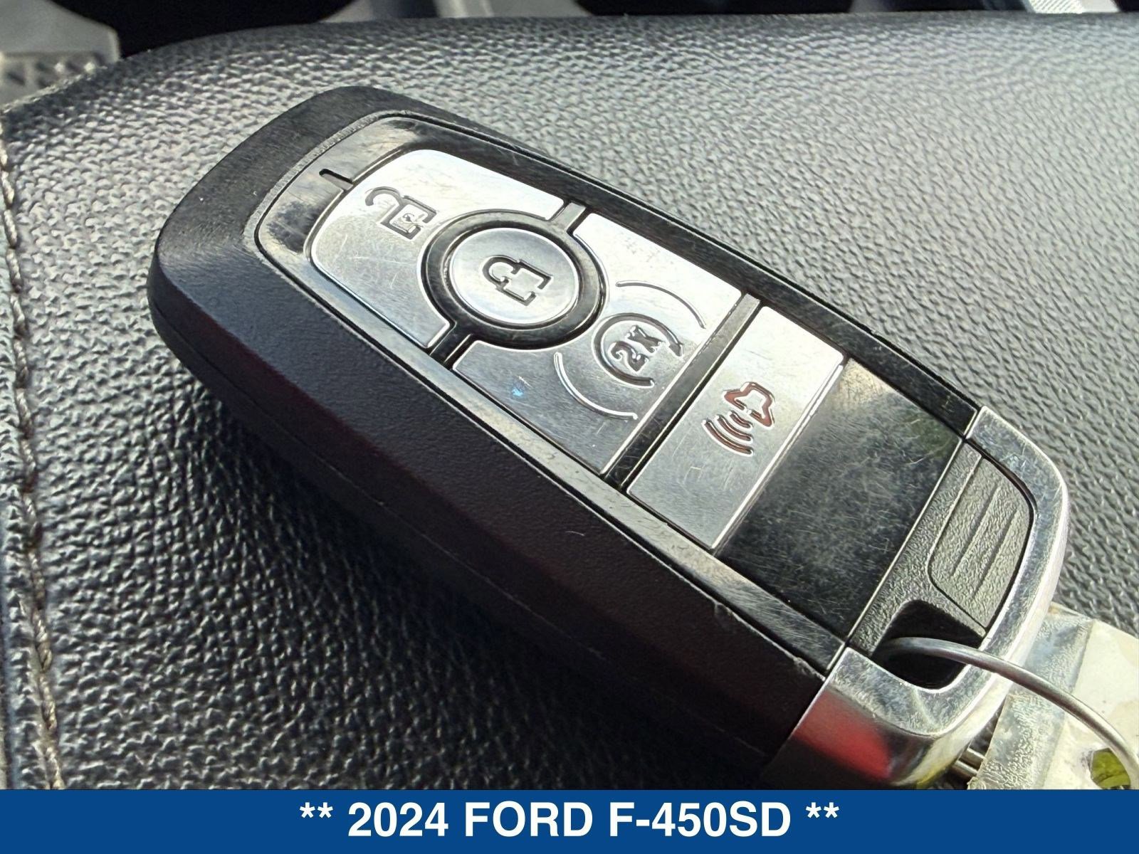 Certified 2024 Ford F450 Lariat image 32