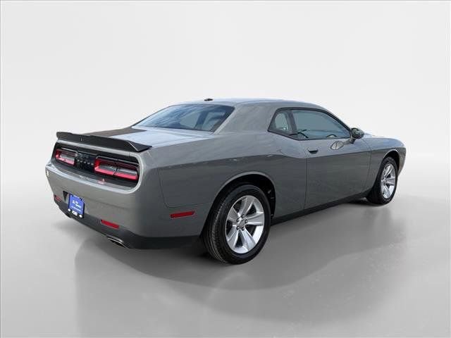 Used 2023 Dodge Challenger SXT image 4