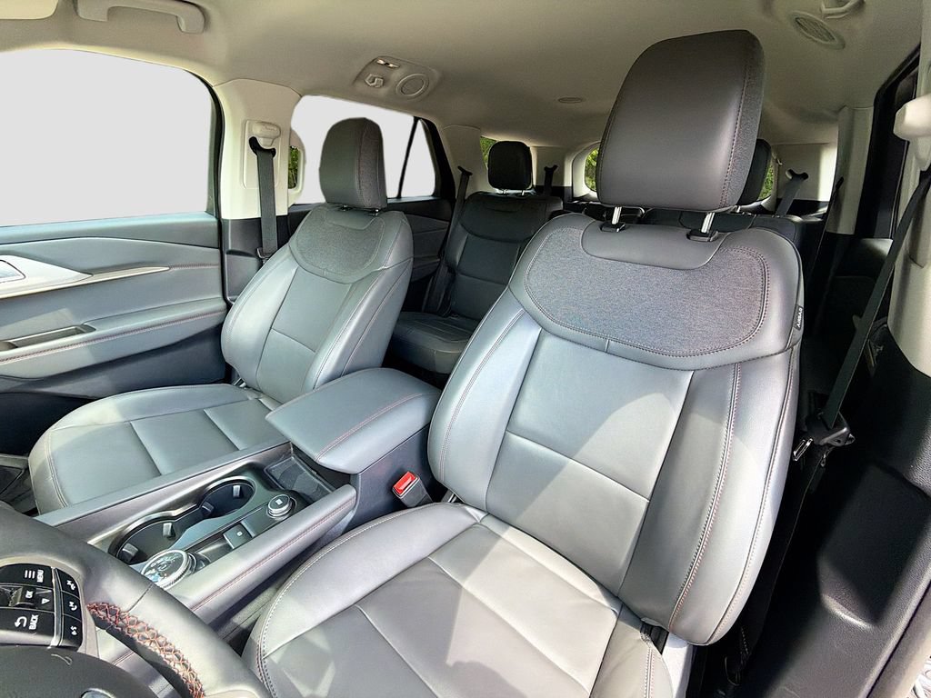 Certified 2025 Ford Explorer Active w/ Active Comfort Package AWD/4WD image 22