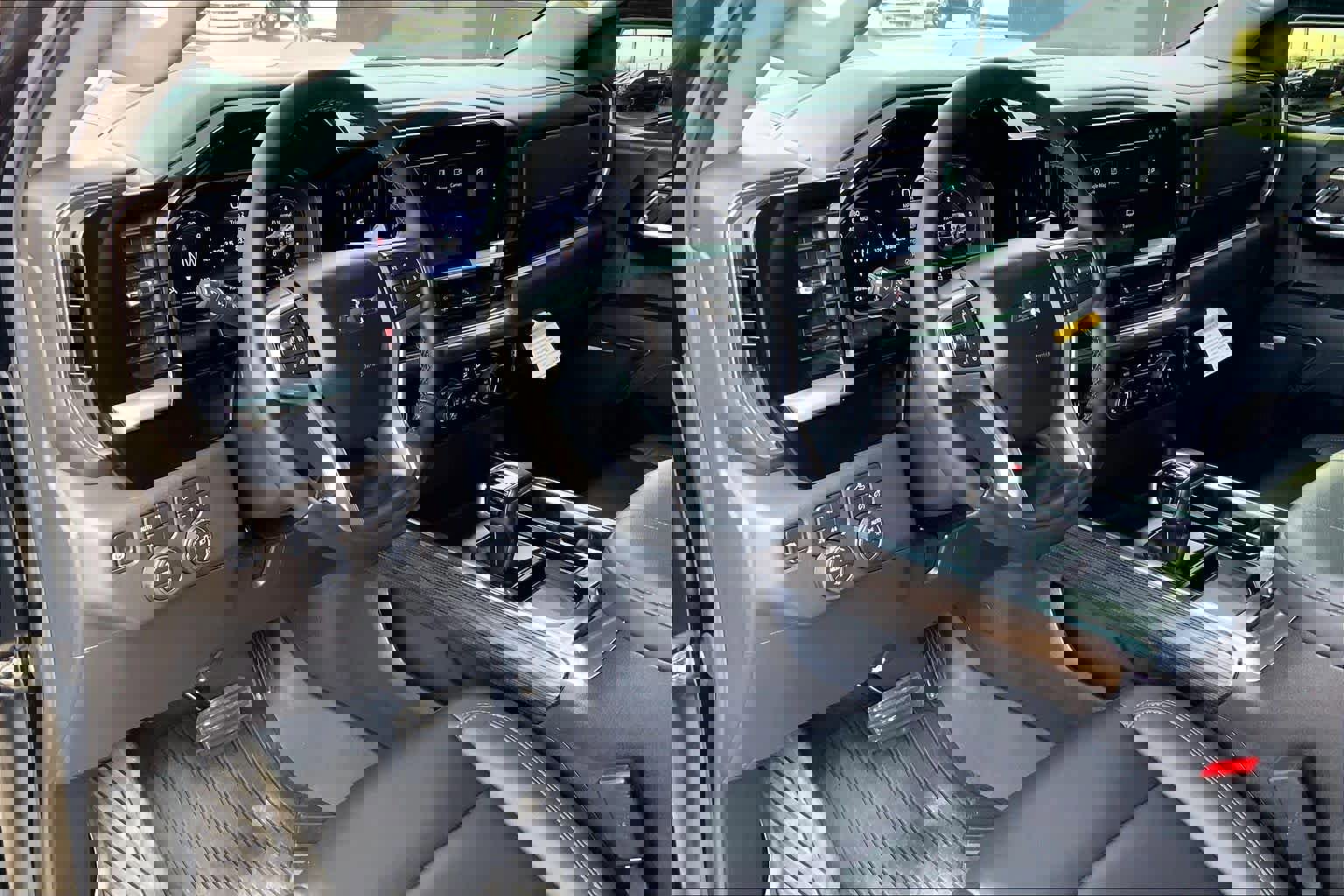 Used 2025 Chevrolet Silverado 1500 LT Trail Boss w/ Convenience Package II image 16