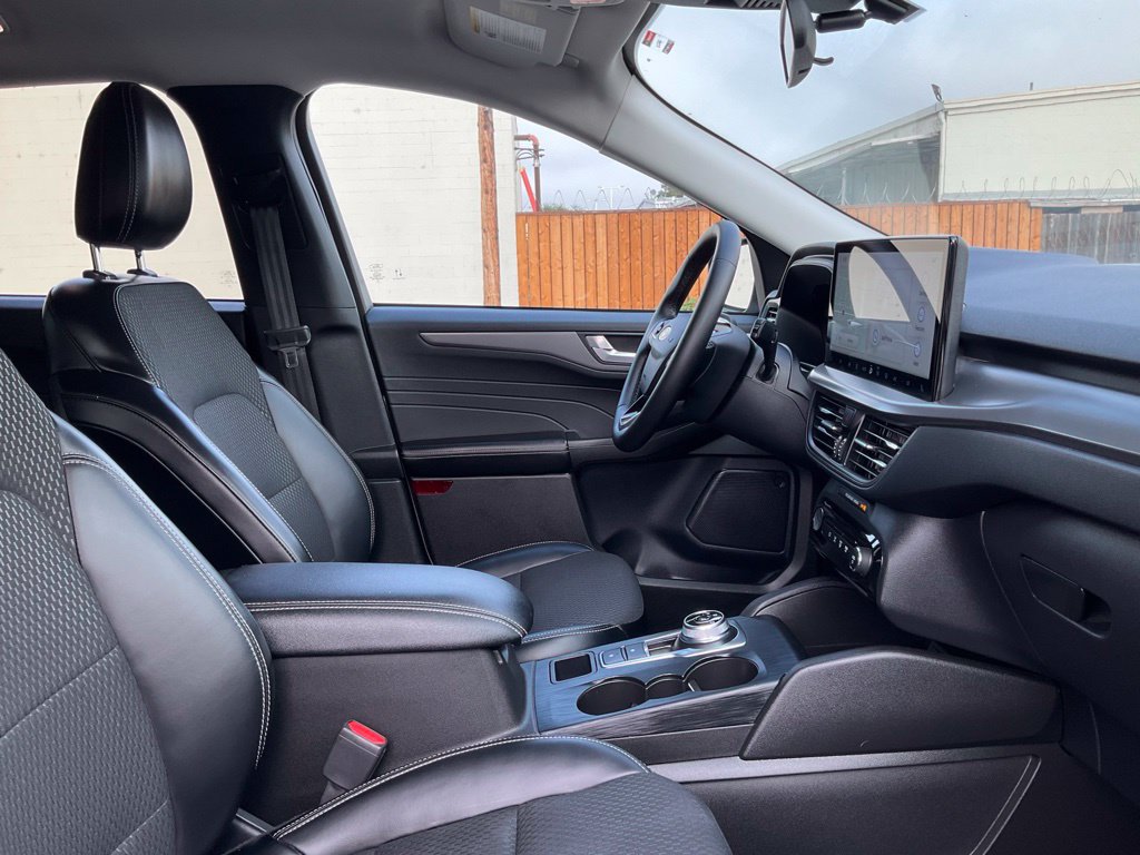 Certified 2024 Ford Escape SE FWD image 31
