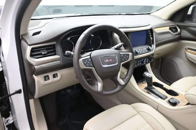 Used 2019 GMC Acadia Denali w/ Technology Package FWD image 9