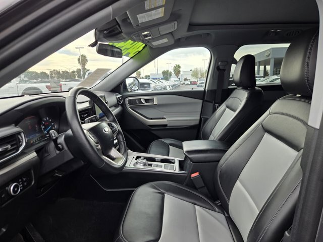 Certified 2024 Ford Explorer XLT w/ Equipment Group 202A RWD image 26
