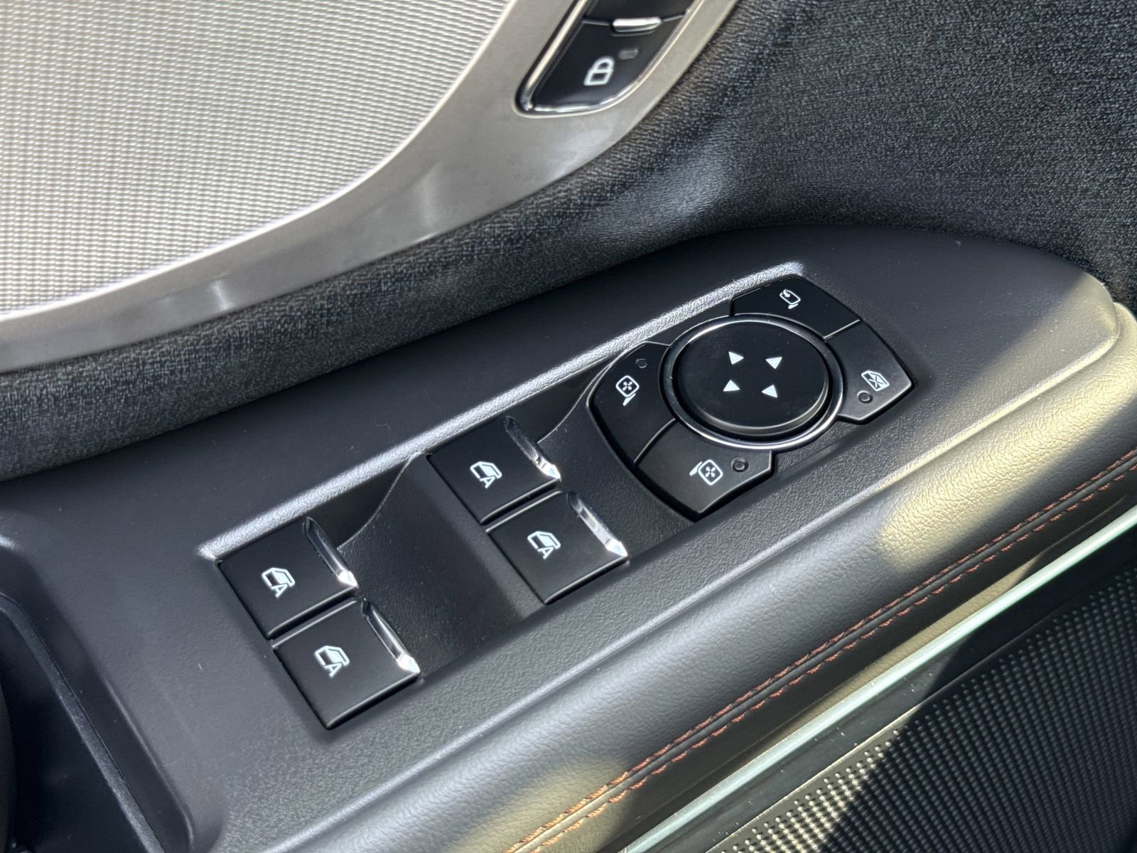 Certified 2025 Ford Expedition Active AWD/4WD image 17