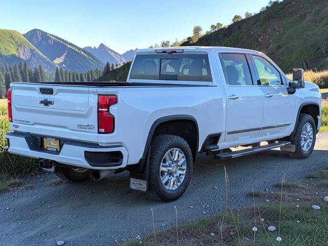 Used 2024 Chevrolet Silverado 2500 High Country w/ High Country Premium Package AWD/4WD image 6