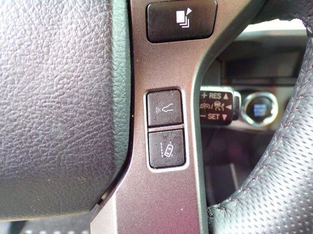 Used 2023 Toyota Tacoma TRD Sport w/ Technology Package AWD/4WD image 19