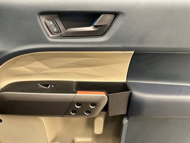 Certified 2025 Ford Maverick Lariat w/ 4K Tow Package image 12