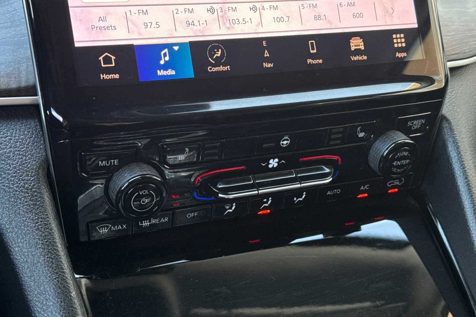 Used 2023 Jeep Grand Cherokee 4WD 4xe image 21