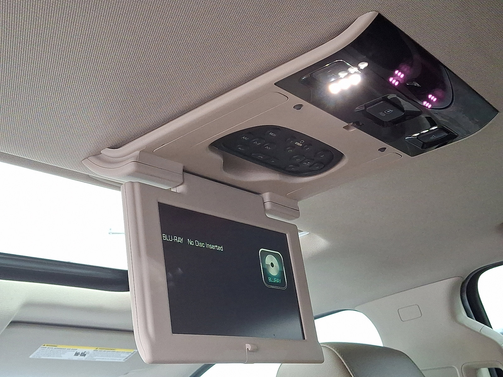 Used 2020 Chevrolet Tahoe LT image 34