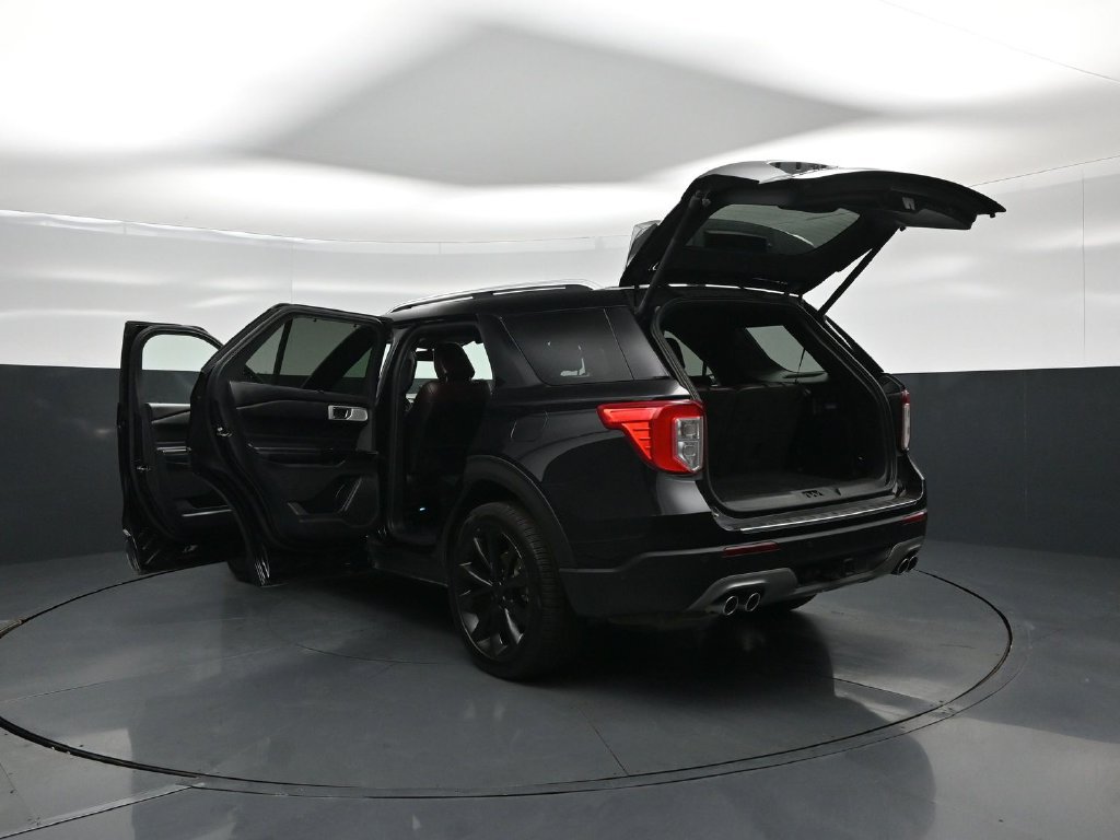 Certified 2022 Ford Explorer Platinum w/ Equipment Group 601A AWD/4WD image 35