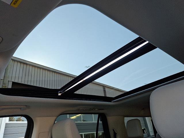 Certified 2025 Ford Expedition Max Platinum image 14