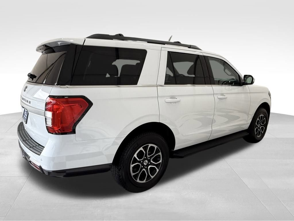 Certified 2023 Ford Expedition XLT image 7