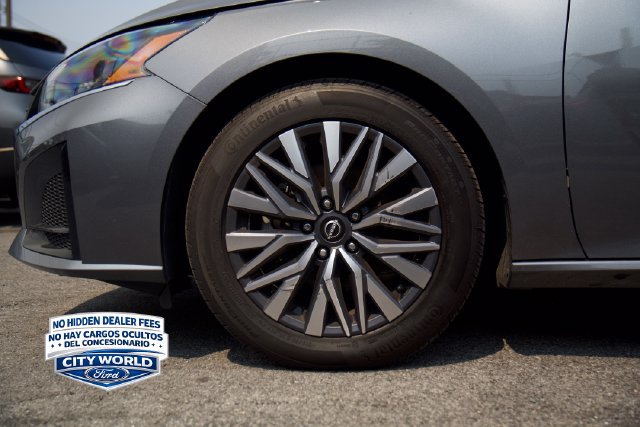Used 2025 Nissan Altima 2.5 SV FWD image 6