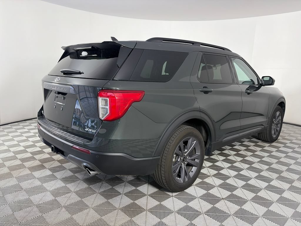 Certified 2024 Ford Explorer XLT w/ Equipment Group 202A AWD/4WD image 7