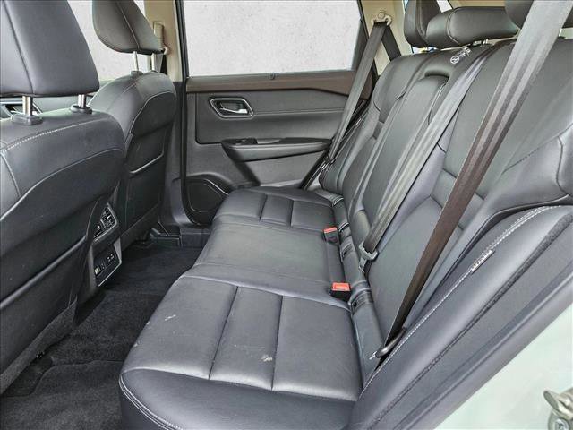 Used 2021 Nissan Rogue SL w/ Premium Package image 21