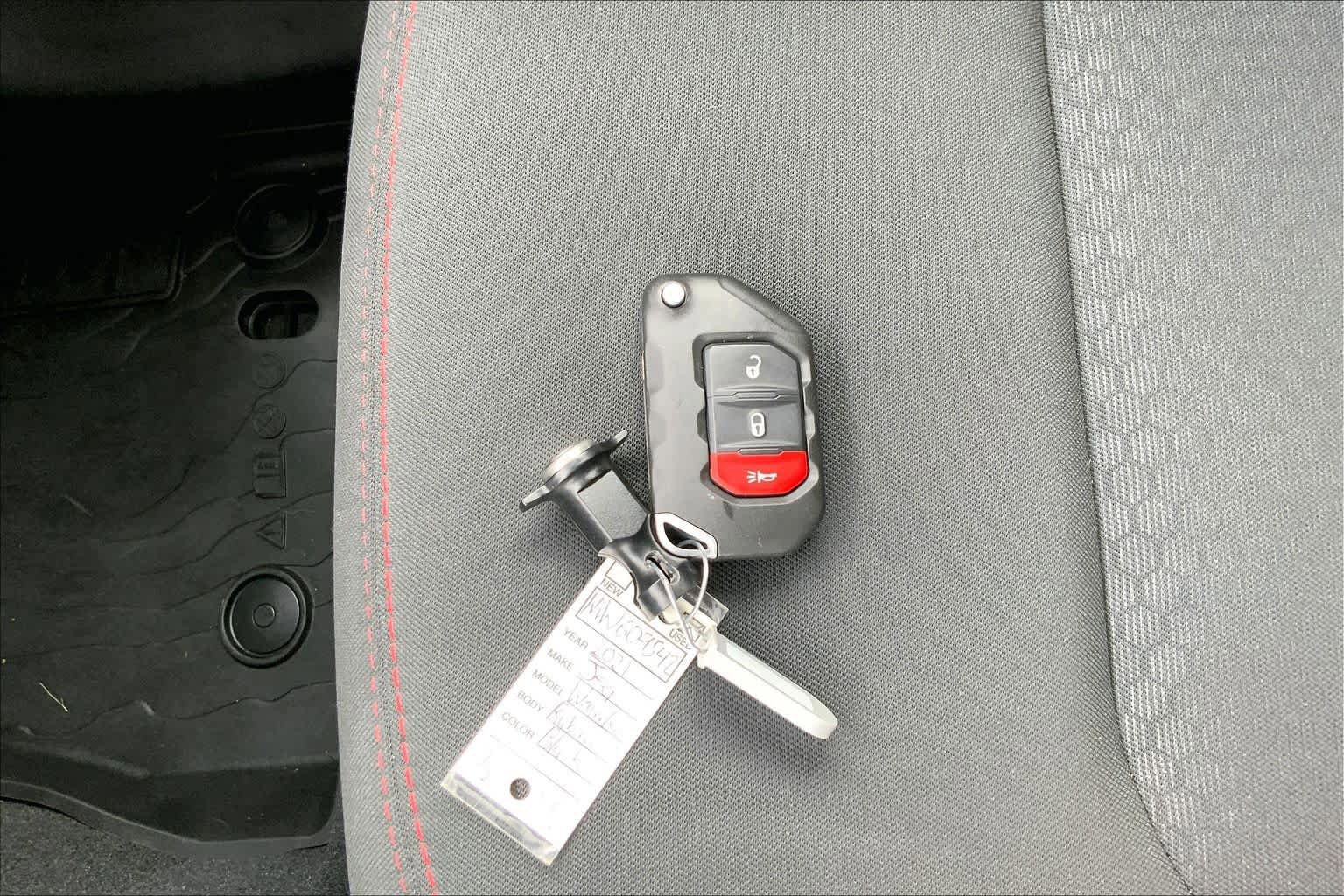 Used 2021 Jeep Wrangler Unlimited Rubicon AWD/4WD image 15