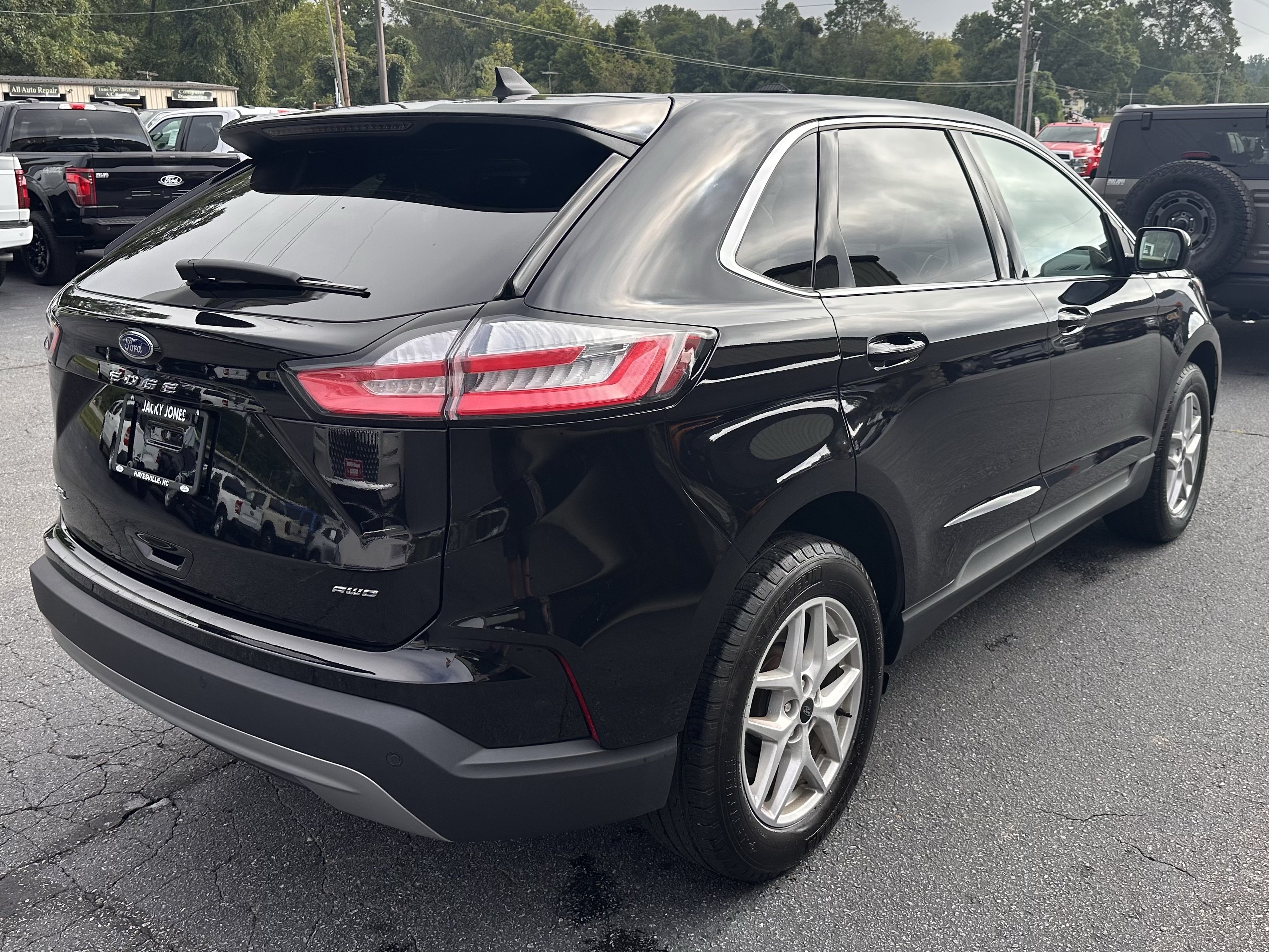 Certified 2024 Ford Edge SEL w/ Convenience Package AWD/4WD image 6