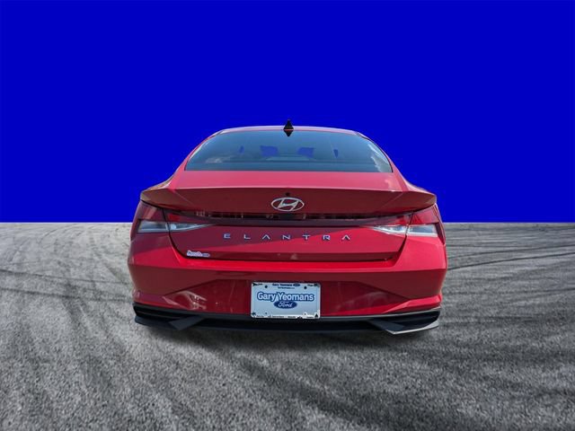 Used 2022 Hyundai Elantra SE FWD image 5