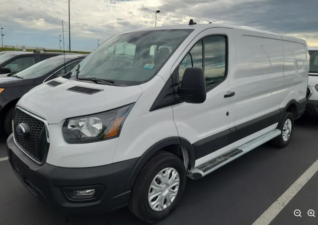 Certified 2018 Ford Transit 250 130 Low Roof w/ Exterior Upgrade Package RWD image 2