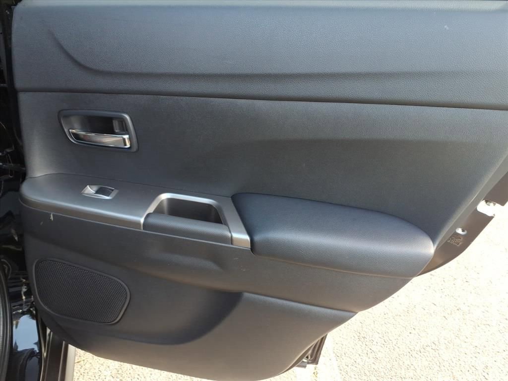 Used 2022 Mitsubishi Outlander Sport SE FWD image 11