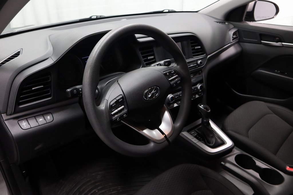 Used 2020 Hyundai Elantra SE w/ Winter Weather Package image 21