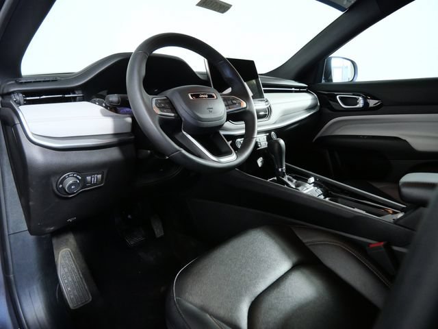 Used 2024 Jeep Compass Limited AWD/4WD image 17