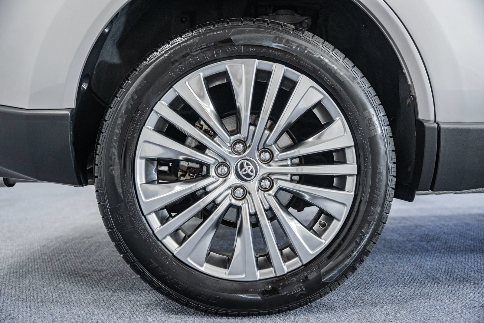 Used 2021 Toyota Venza Limited w/ Advanced Technology Package AWD/4WD image 19