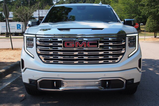 Used 2024 GMC Sierra 1500 Denali AWD/4WD image 2