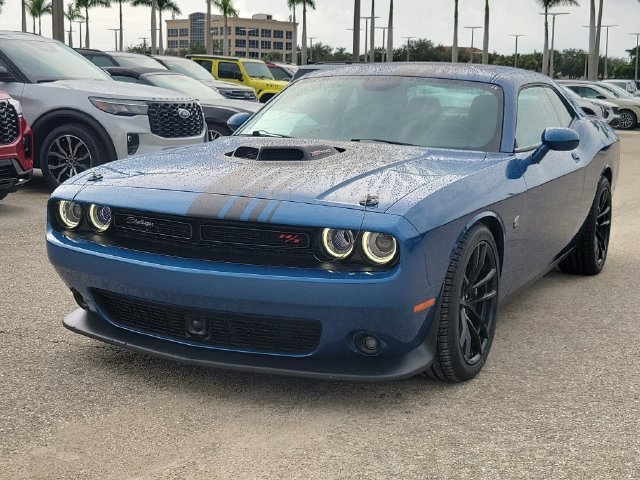 Used 2022 Dodge Challenger R/T Scat Pack w/ Shaker Package RWD image 3