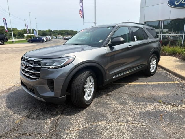 Certified 2025 Ford Explorer Active AWD/4WD image 3