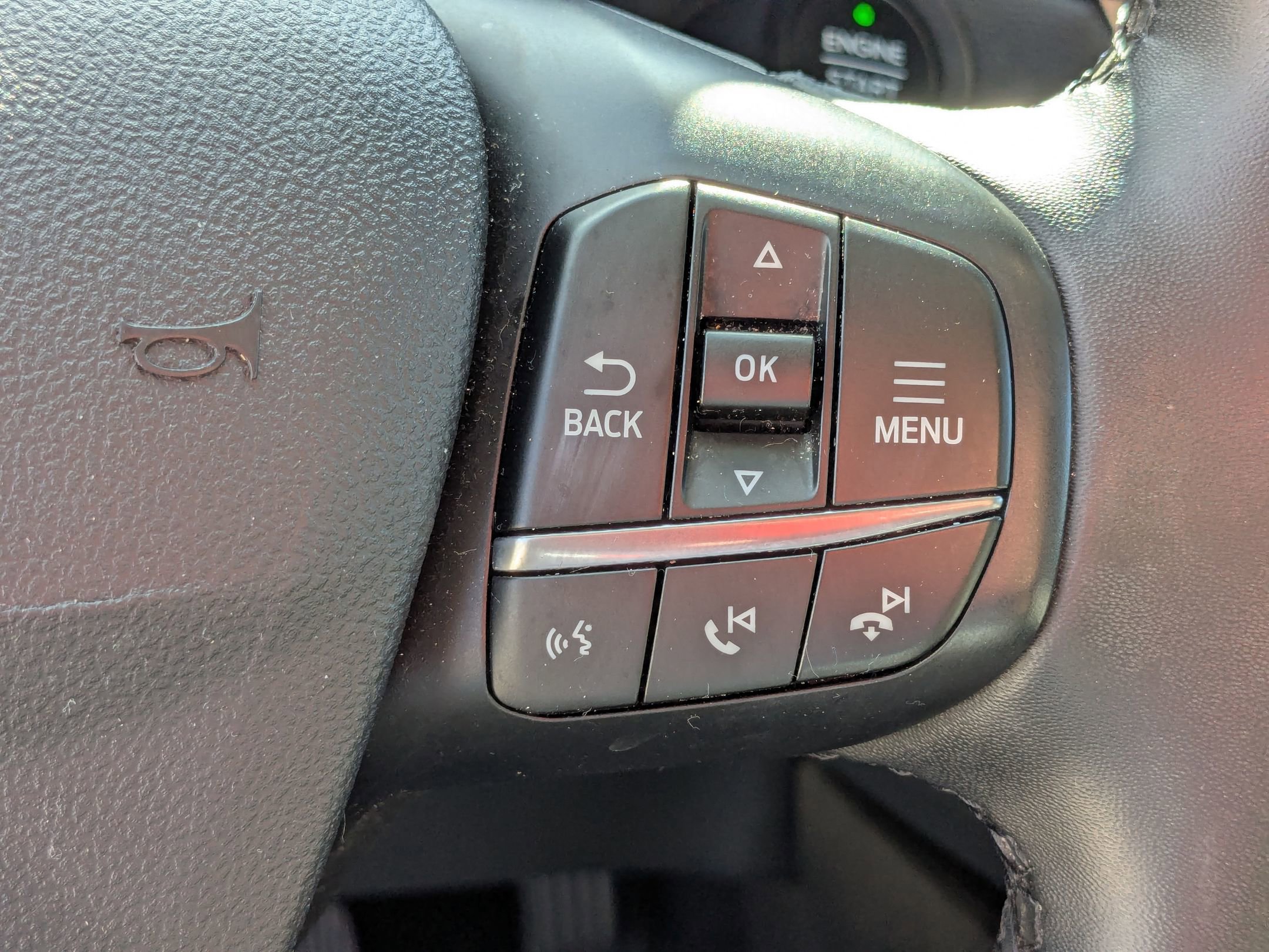 Certified 2022 Ford Escape SE w/ SE Sport Appearance Package image 18