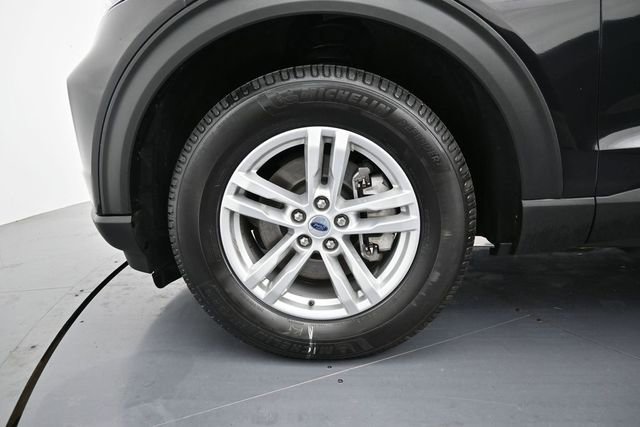 Certified 2021 Ford Explorer XLT w/ Equipment Group 202A AWD/4WD image 9