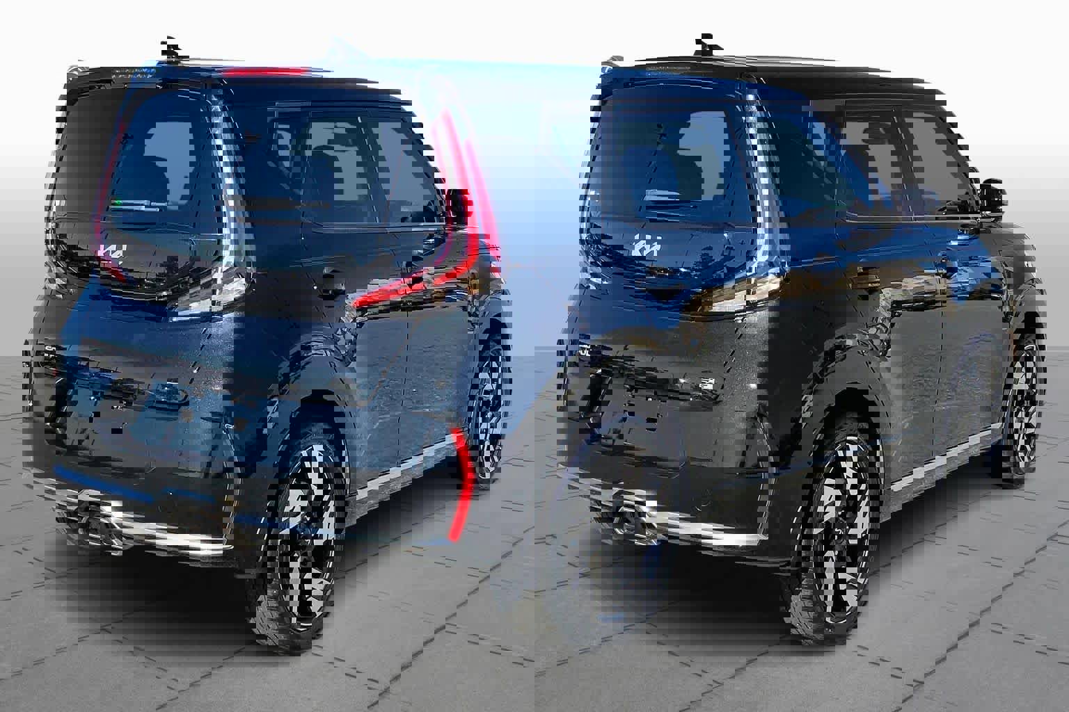 Used 2023 Kia Soul GT-Line w/ GT-Line Technology Package image 3