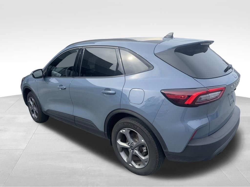 Certified 2025 Ford Escape ST-Line Select image 3