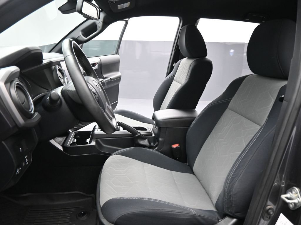 Used 2020 Toyota Tacoma TRD Off-Road w/ Technology Package image 9